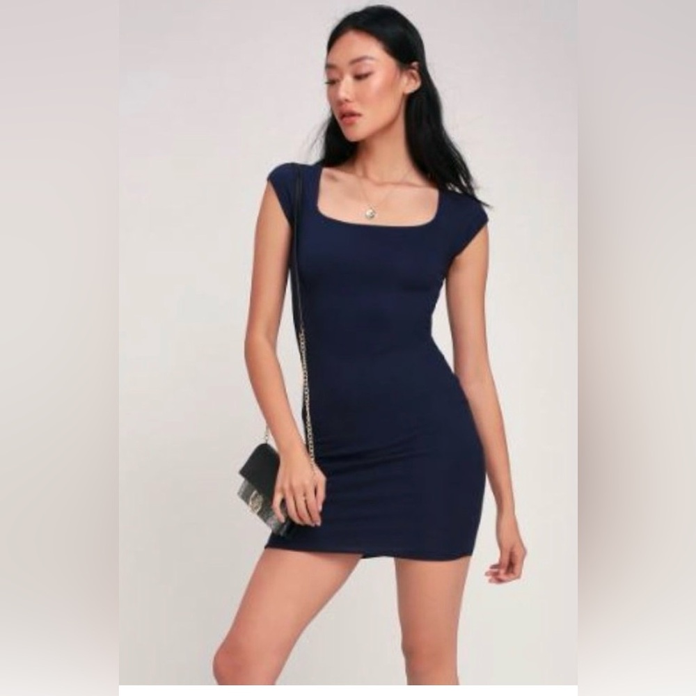 NWT Lulus Navy Ribbed Short Sleeve Bodycon dress. Size XS